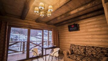 Superior Apartment | 1 bedroom, premium bedding, down comforters, cribs/infant beds