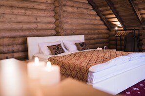 Superior Apartment | Premium bedding, down comforters, cribs/infant beds, bed sheets