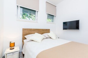 1 habitación, escritorio y sistema de insonorización 