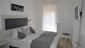 2 bedrooms, desk, free cribs/infant beds, free WiFi