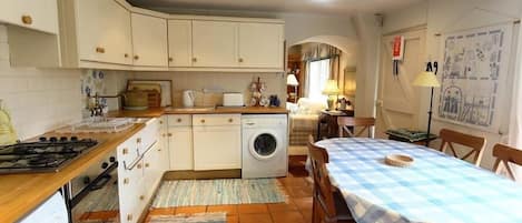 Cottage | Interior