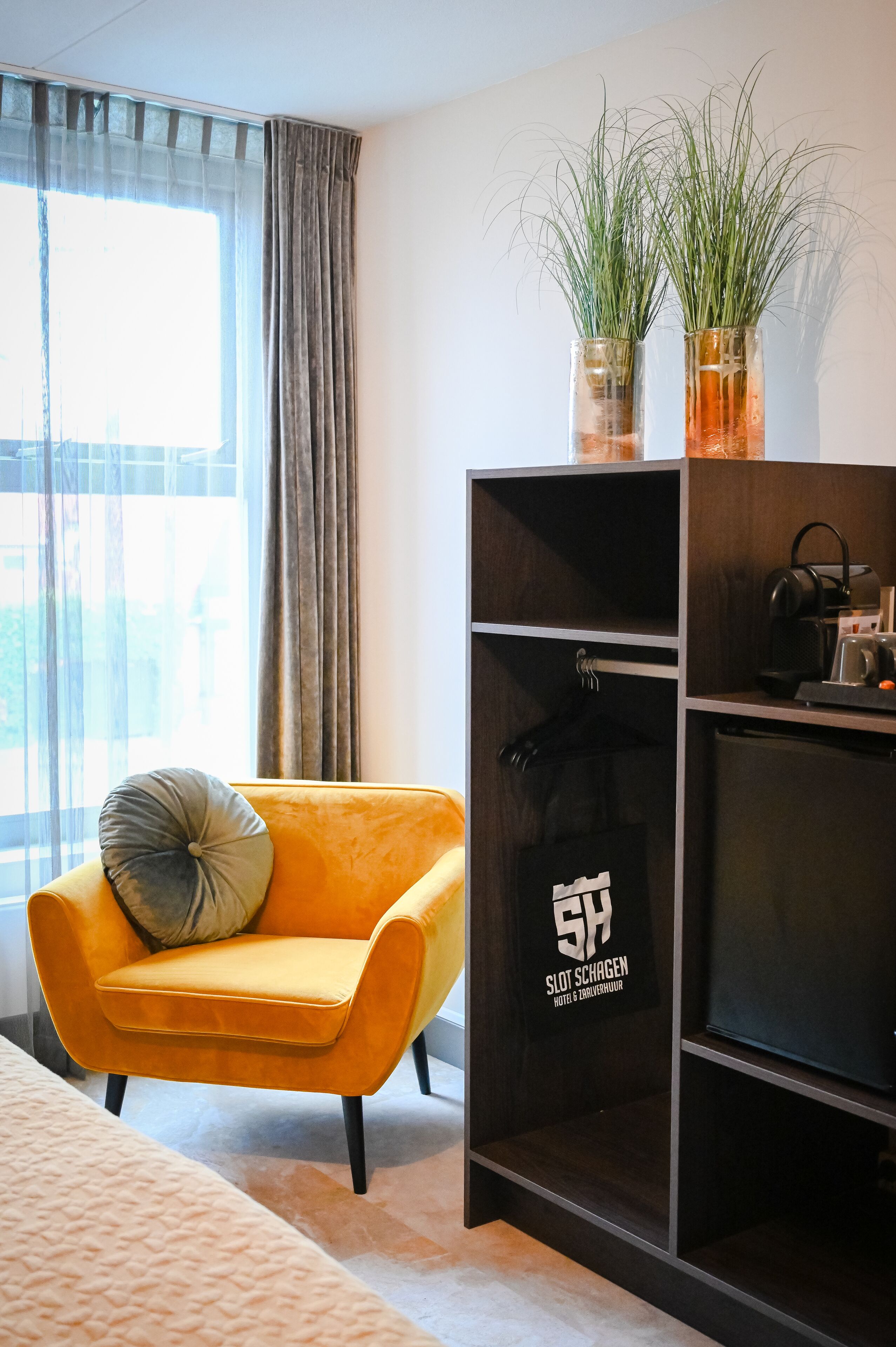 kasteel comfort kamer | 1 bedroom, minibar, desk, laptop workspace