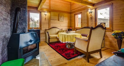 Ethno Cottage donnant sur les montagnes
