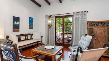 TV, fireplace, DVD player