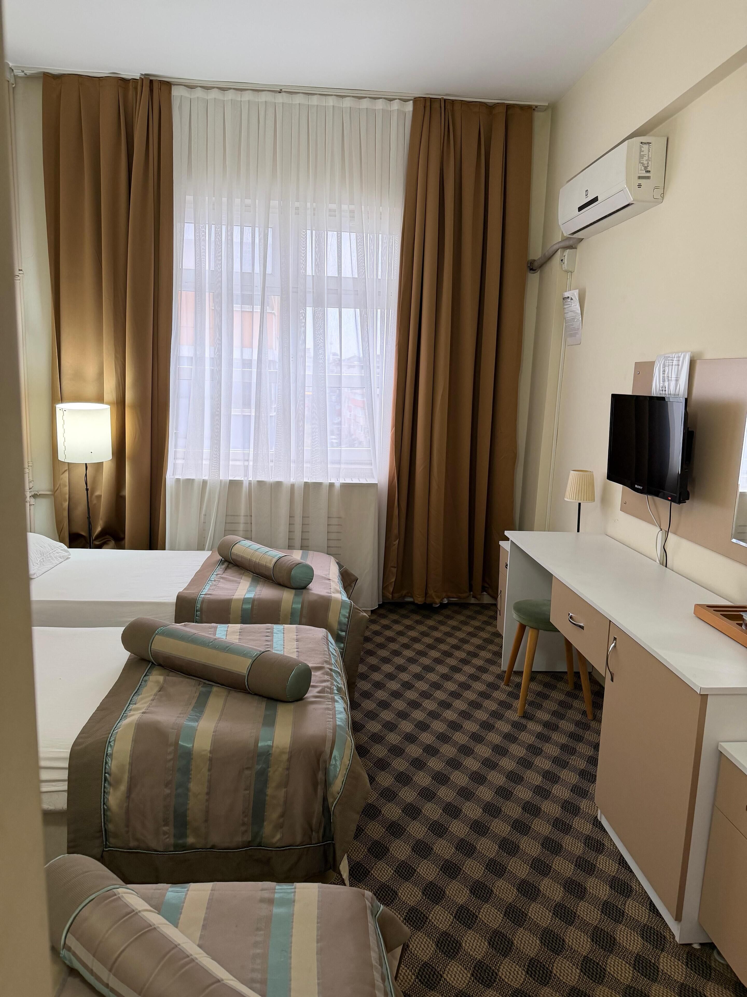 Classic Twin Room, 2 Twin Beds | Iron/ironing board, free WiFi, wheelchair access