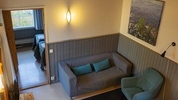 Standard Cabin, 1 Bedroom | Living area