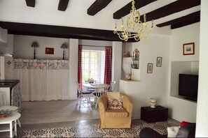 더블룸, 금연 | 거실 공간 | 평면 TV