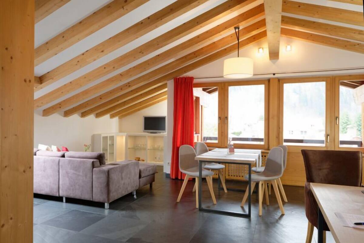 Sonnenbichl | Living area | 50-inch Smart TV with satellite channels