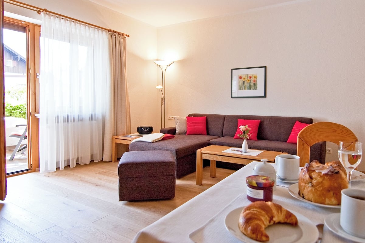 Bayersäge | Living area | 50-inch Smart TV with satellite channels