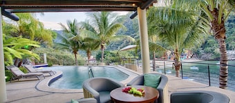 Beach Frontage Family vacation Villa offering pure luxury, comfort, relaxation