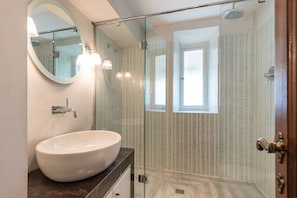 Apartment, 2 Bedrooms | Bathroom