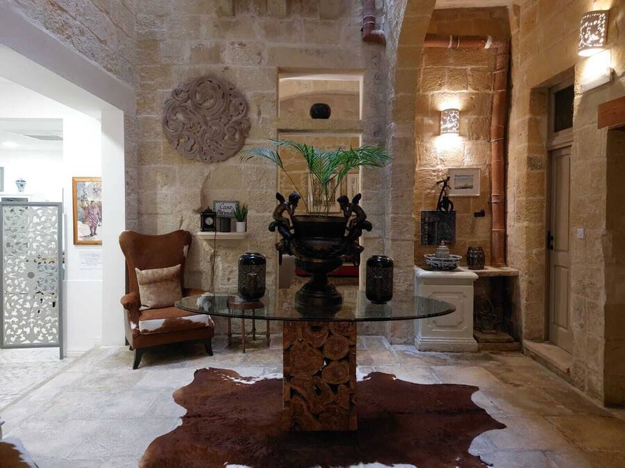 Comfort Room (Large (DINGLI) | Living area | 29-inch flat-screen TV with cable channels, TV