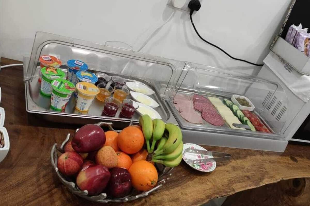 free daily continental breakfast