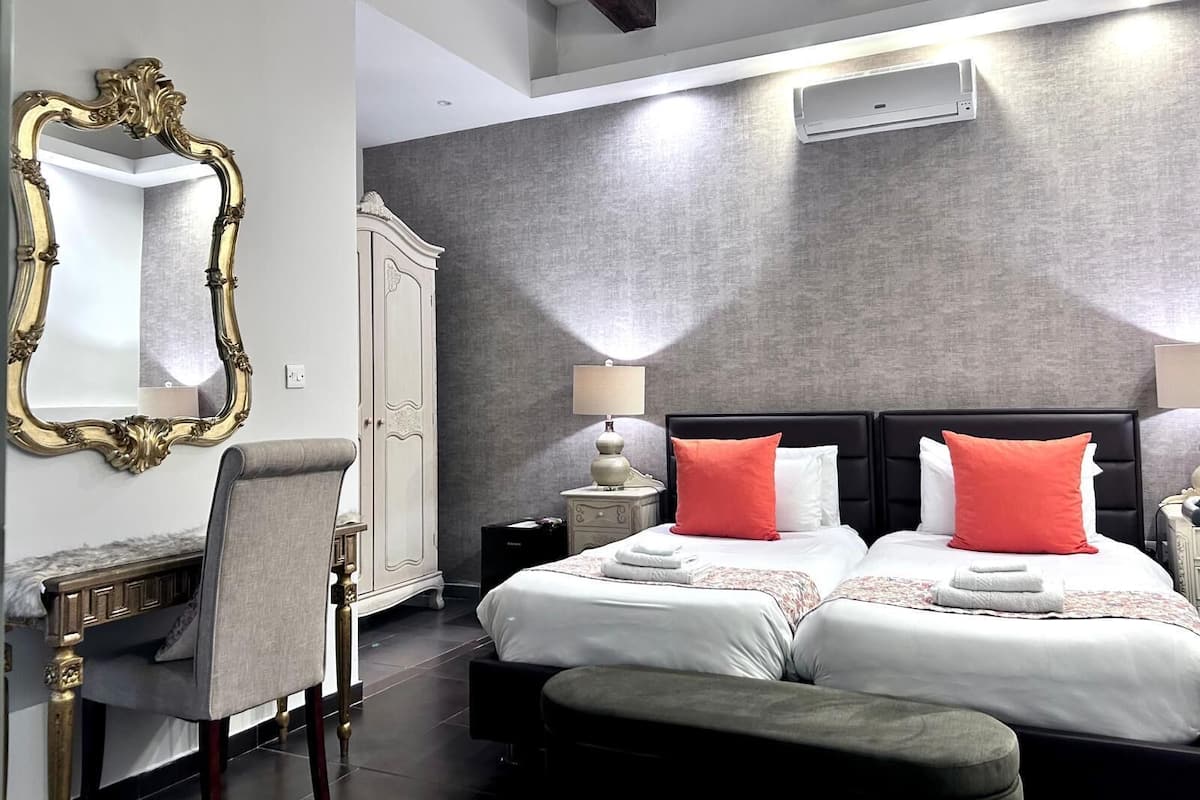 Economy Twin Room, 2 Twin Beds (Gozo) | In-room safe, individually decorated, individually furnished