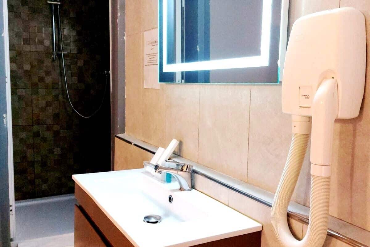 room (large (dingli) | bathroom | free toiletries, hair dryer, slippers, towels