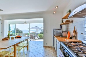 Fridge, microwave, oven, stovetop - Esprit du Sud Entre Citron et Lemon (les issambres)