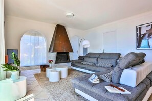 TV, fireplace, DVD player, ping pong - Esprit du Sud Entre Citron et Lemon (les issambres)