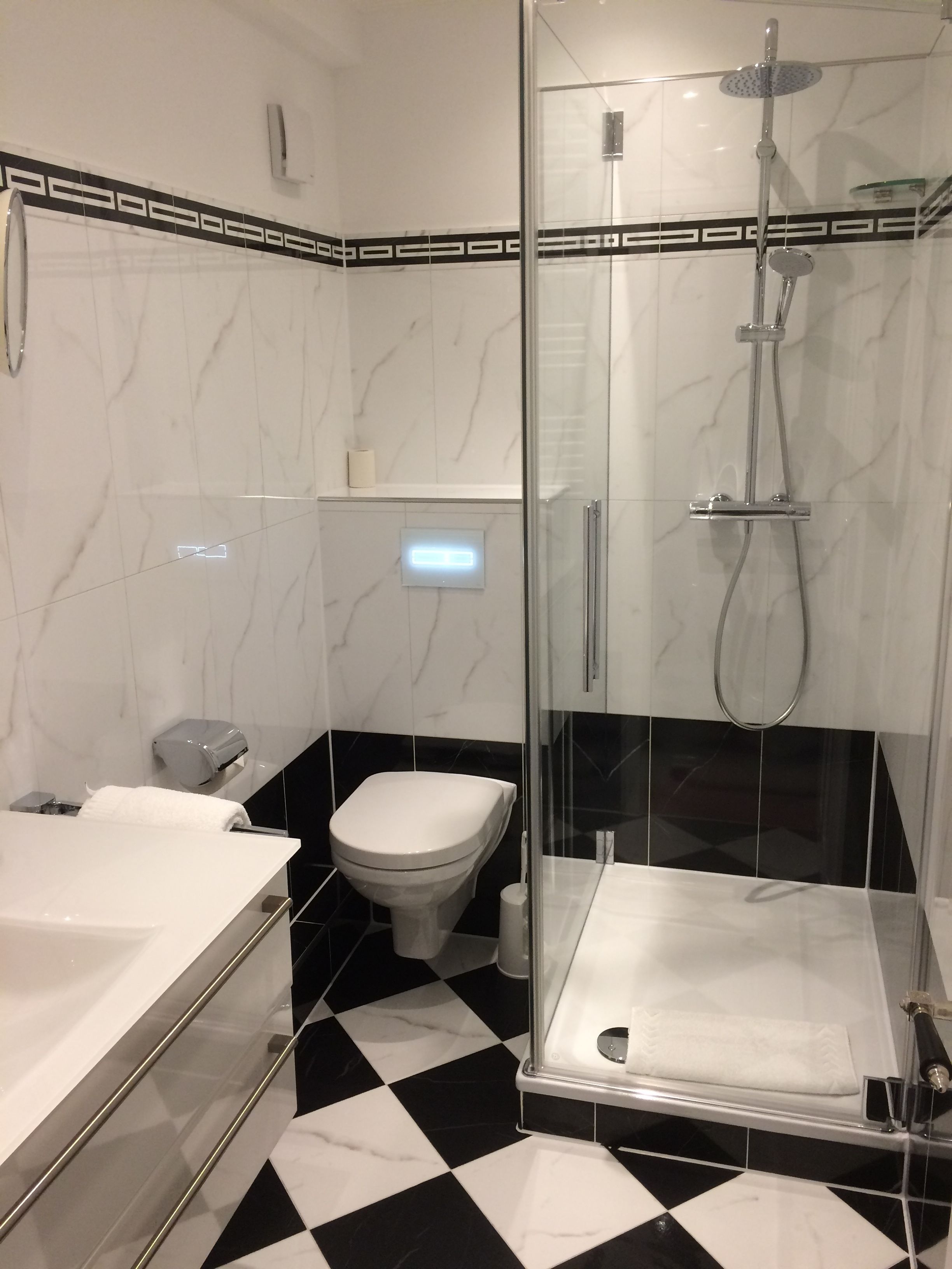 double room | bathroom | shower, towels