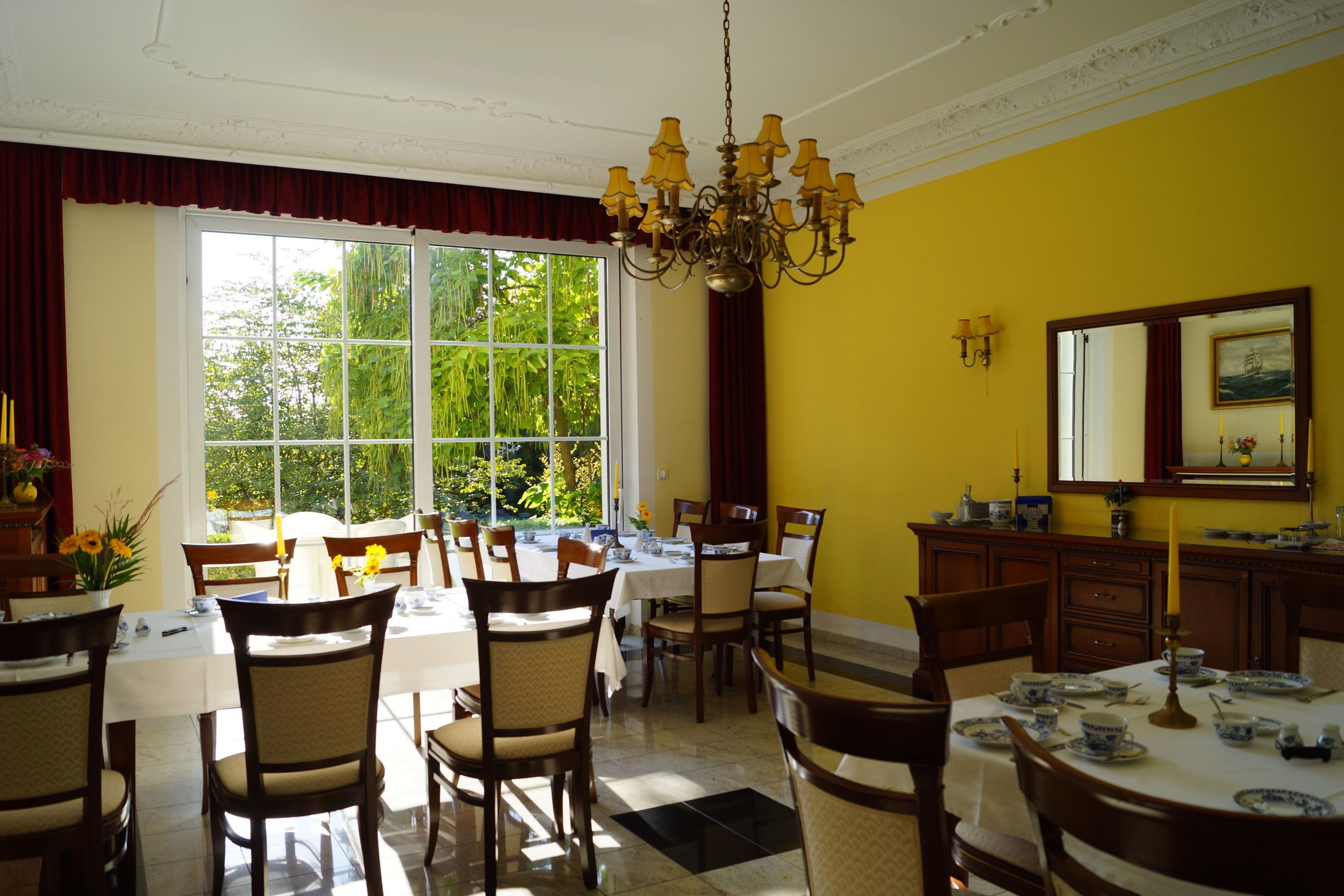 daily continental breakfast (eur 7.50 per person)