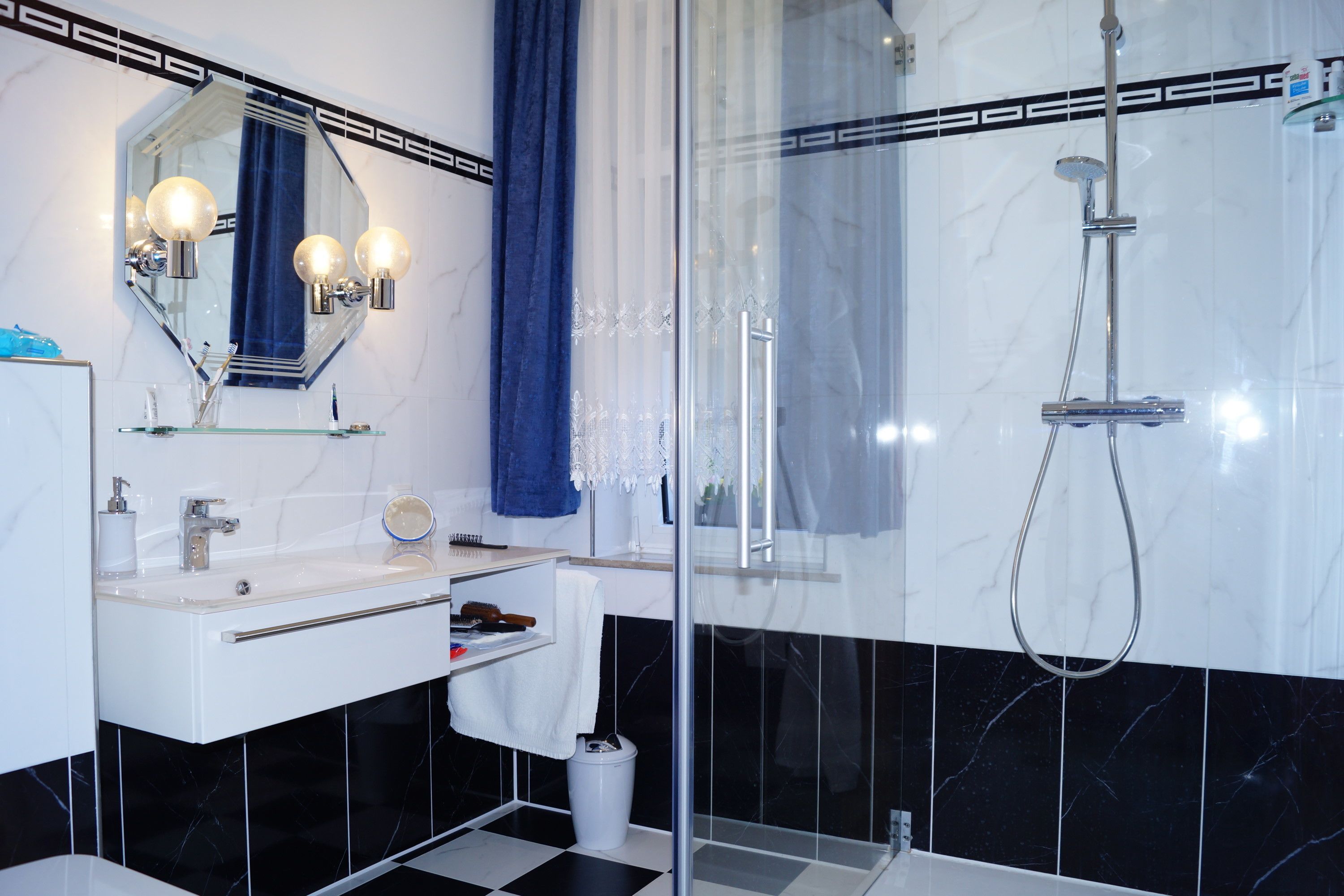 double room | bathroom | shower, towels