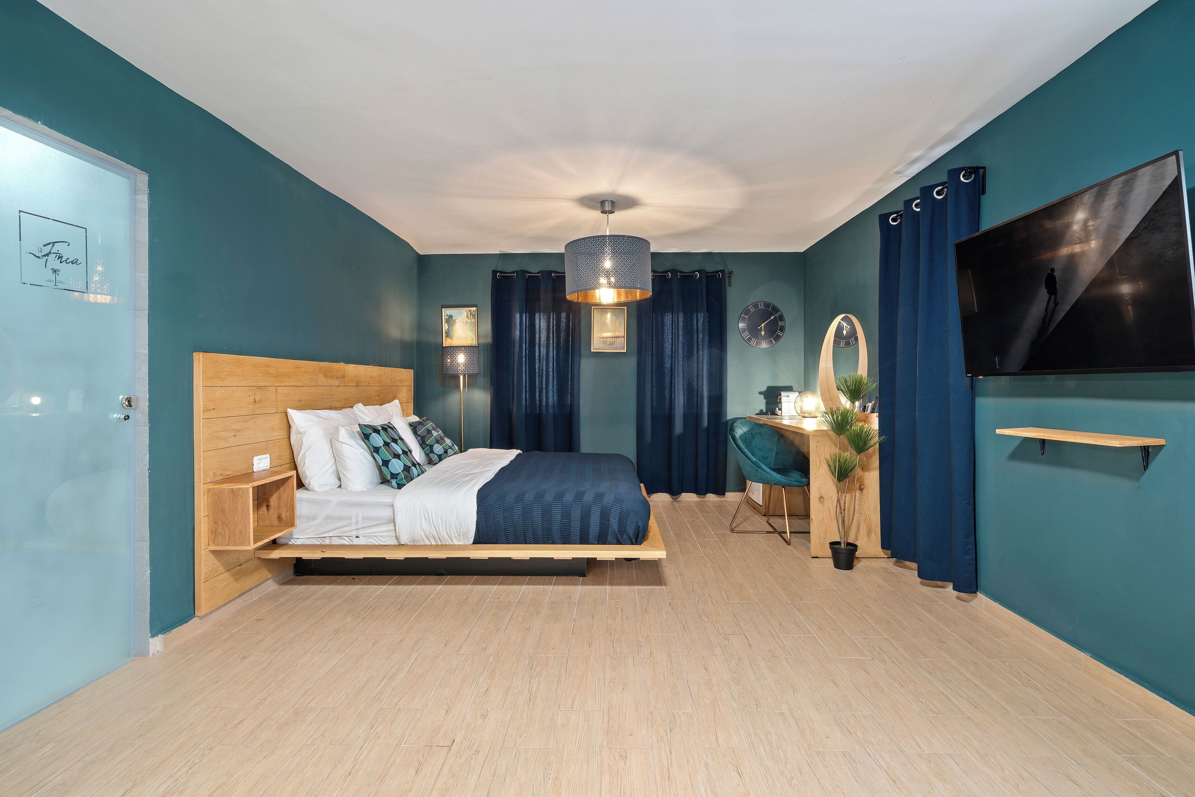 La Finca - Luxury Suites Hotel