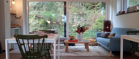 Flat-screen TV, Netflix, books