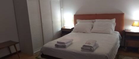 1 chambre, bureau, Wi-Fi gratuit, draps fournis