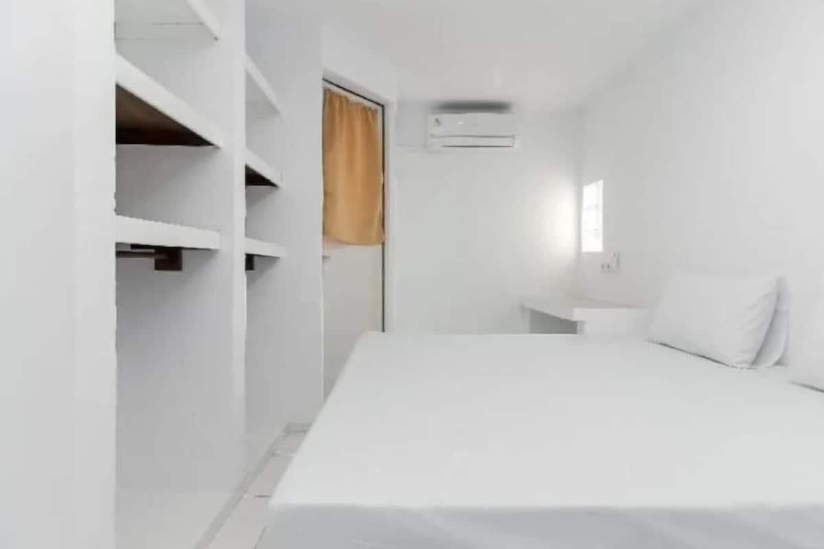 Desk, free WiFi, bed sheets