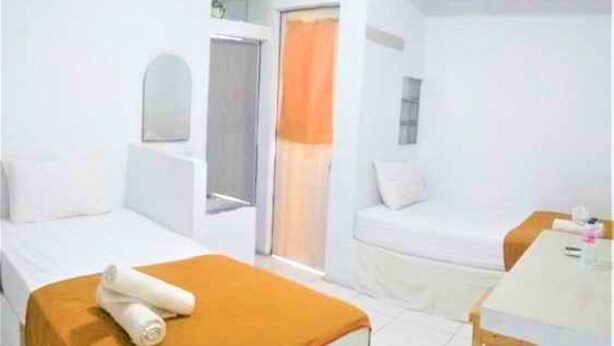 Desk, WiFi (free), bed sheets - G357 Near Margo City (Depok)