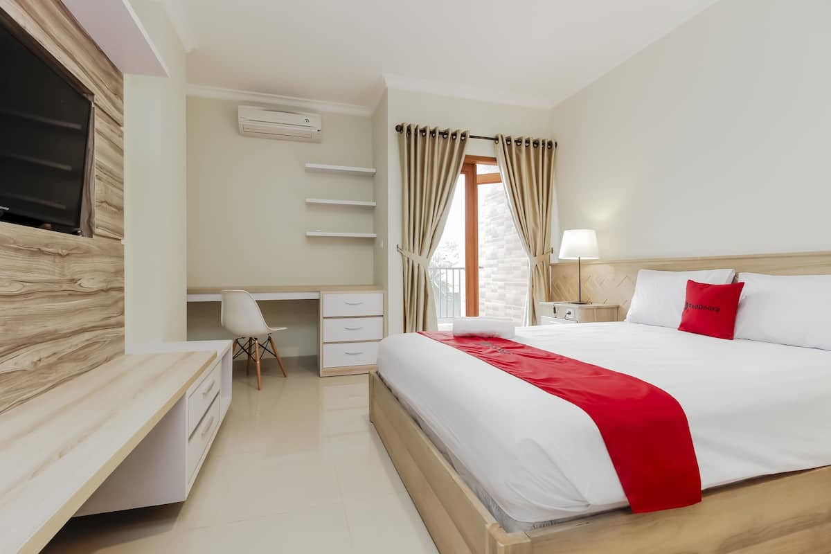 Premium Room | Free WiFi, bed sheets