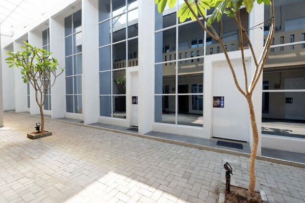 Exterior - RedDoorz Plus near Paragon Mall Semarang (Semarang)