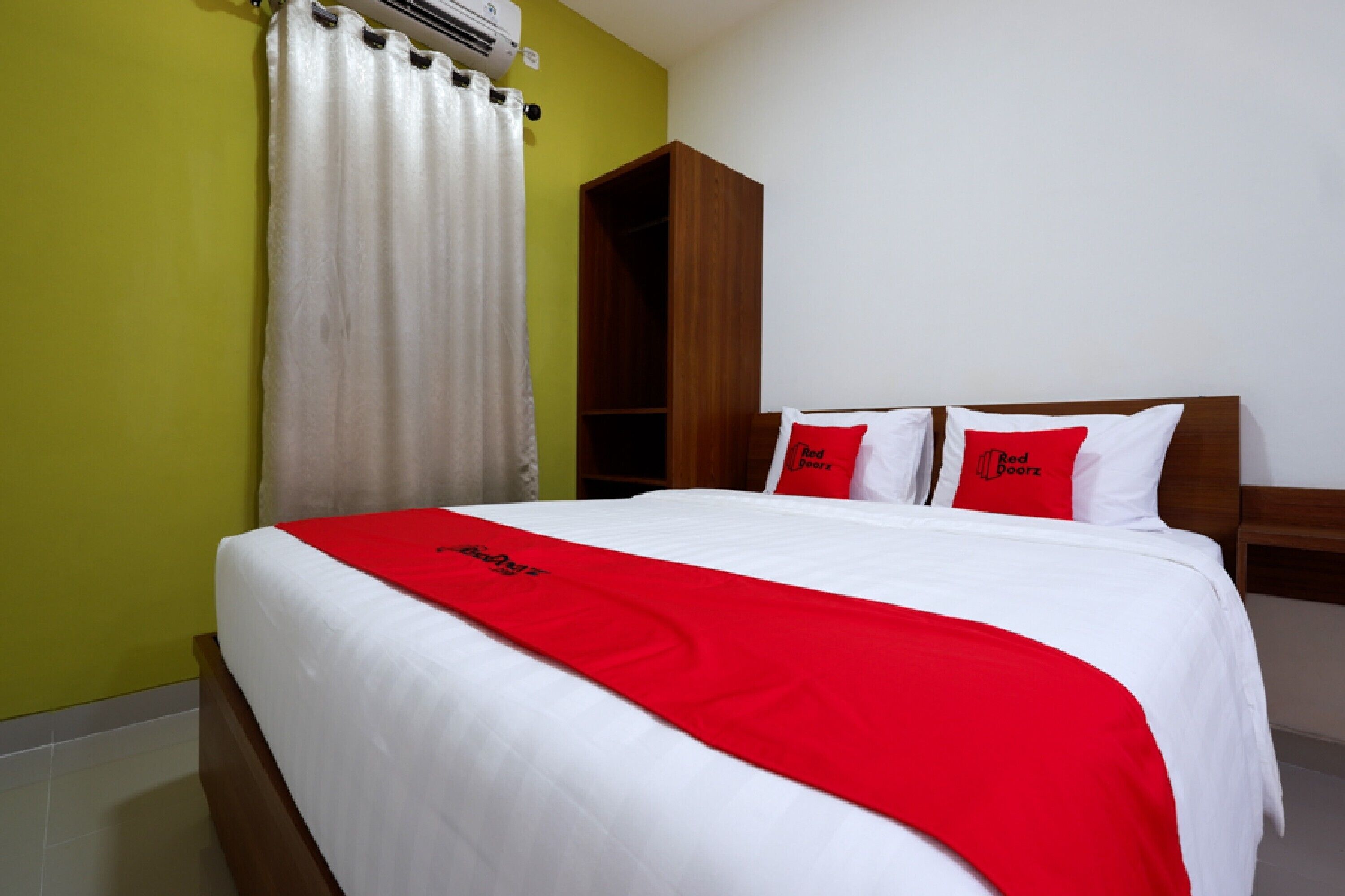 Photo - RedDoorz Plus near Paragon Mall Semarang