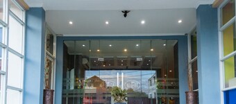 RedDoorz Plus @ Paal 2 Manado