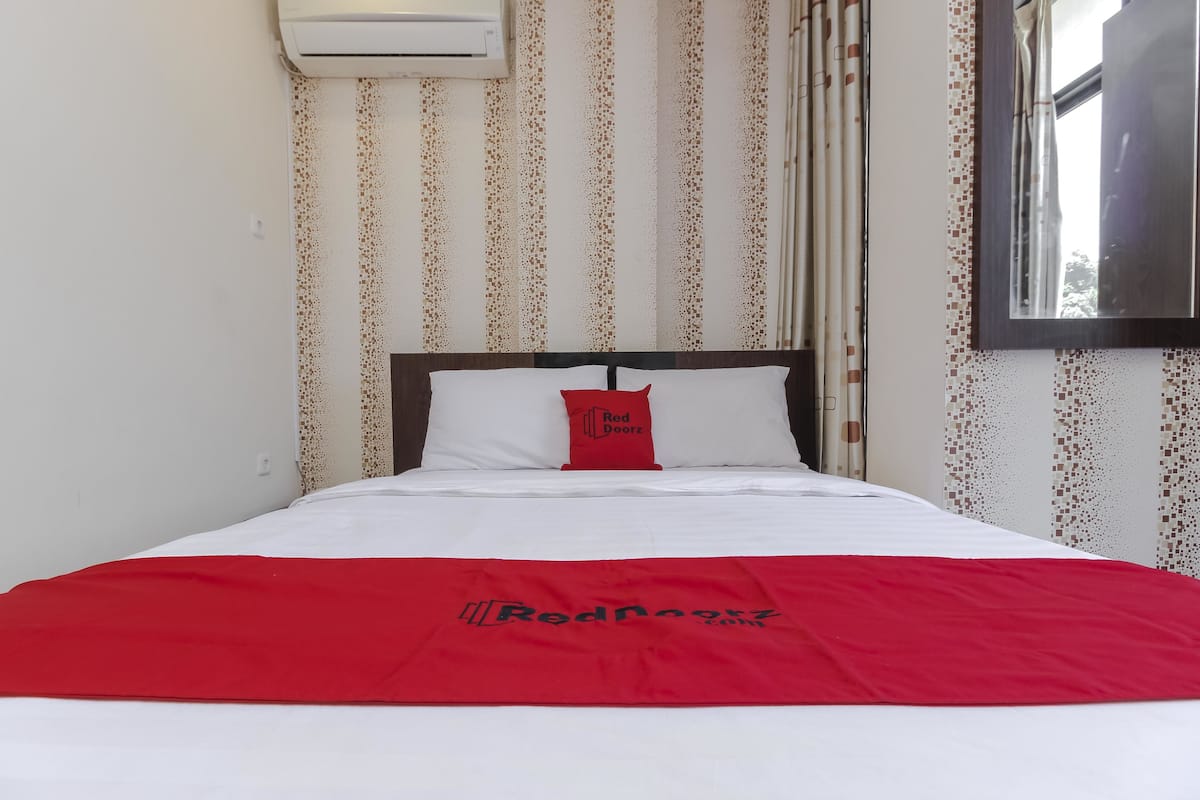 Bureau, Wi-Fi gratuit, draps fournis