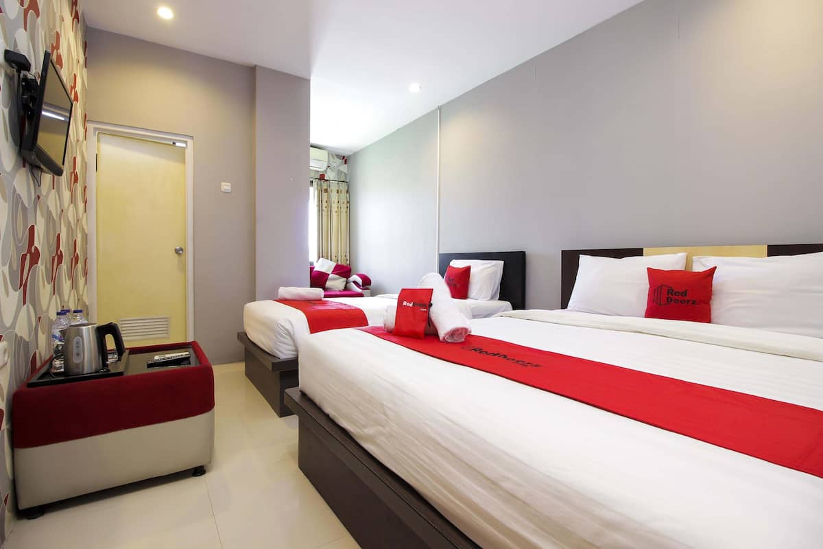 Chambre Familiale | Bureau, Wi-Fi gratuit, draps fournis