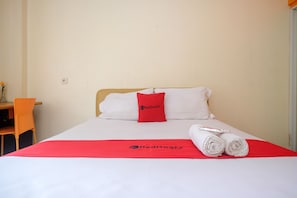Quarto casal | Escrivaninha, Wi-Fi de cortesia, roupa de cama
