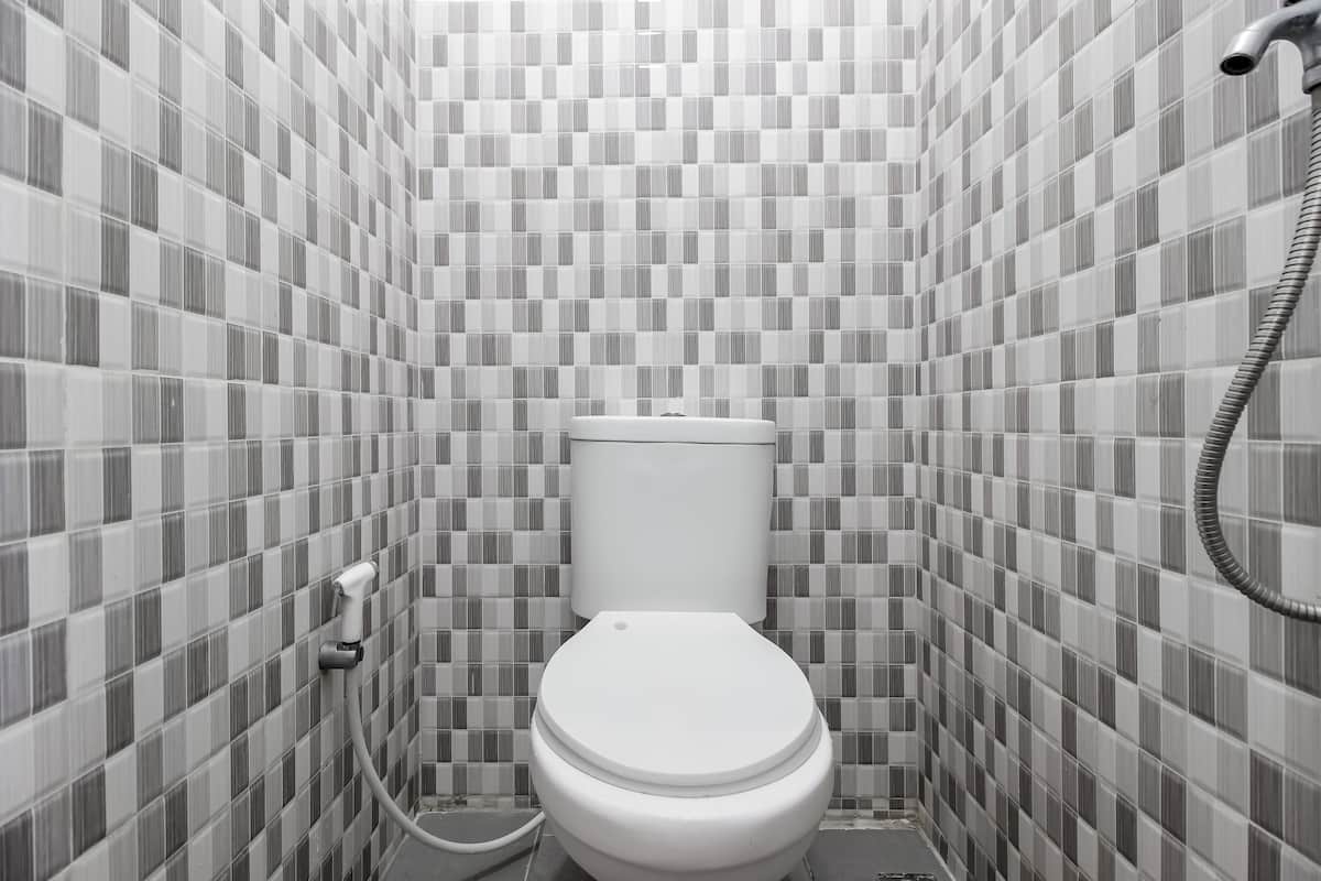 double room | bathroom | shower, free toiletries, towels