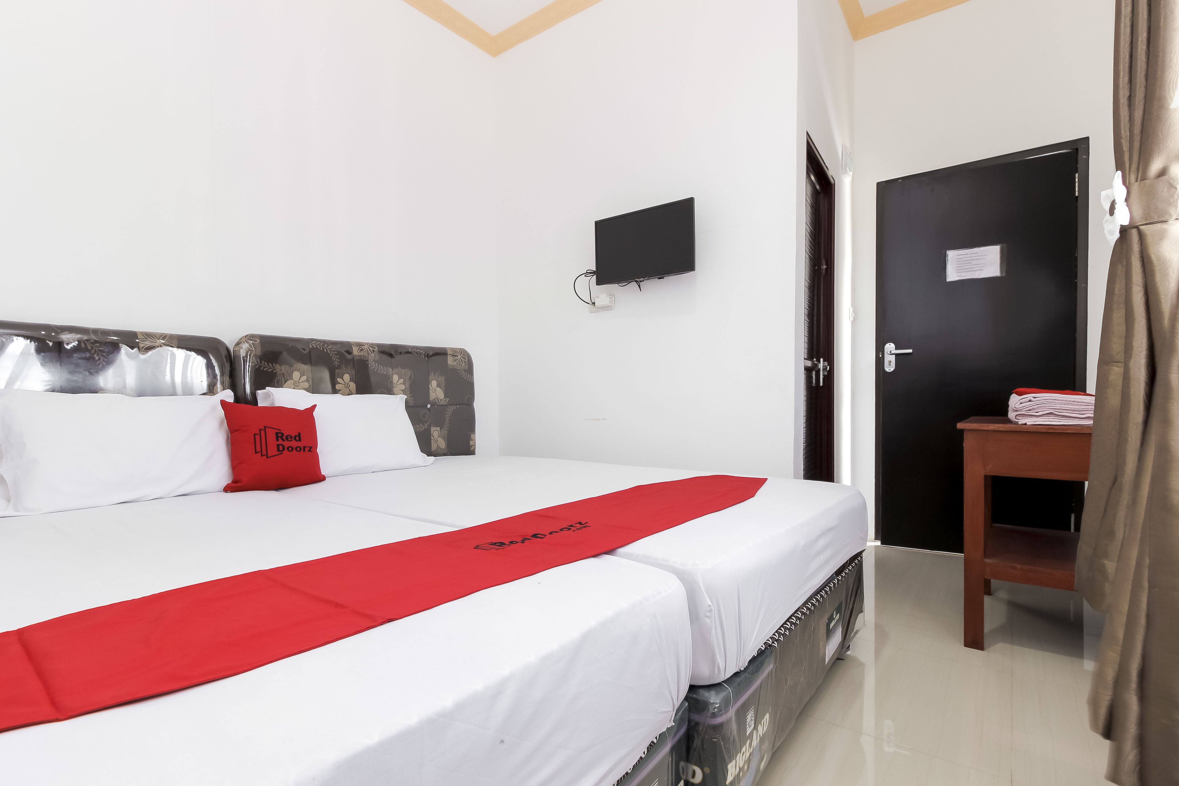 double room | desk, free wifi, bed sheets