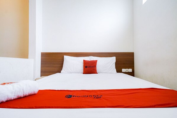 Chambre économique double | Bureau, accès au Wi-Fi (inclus), literie fournie