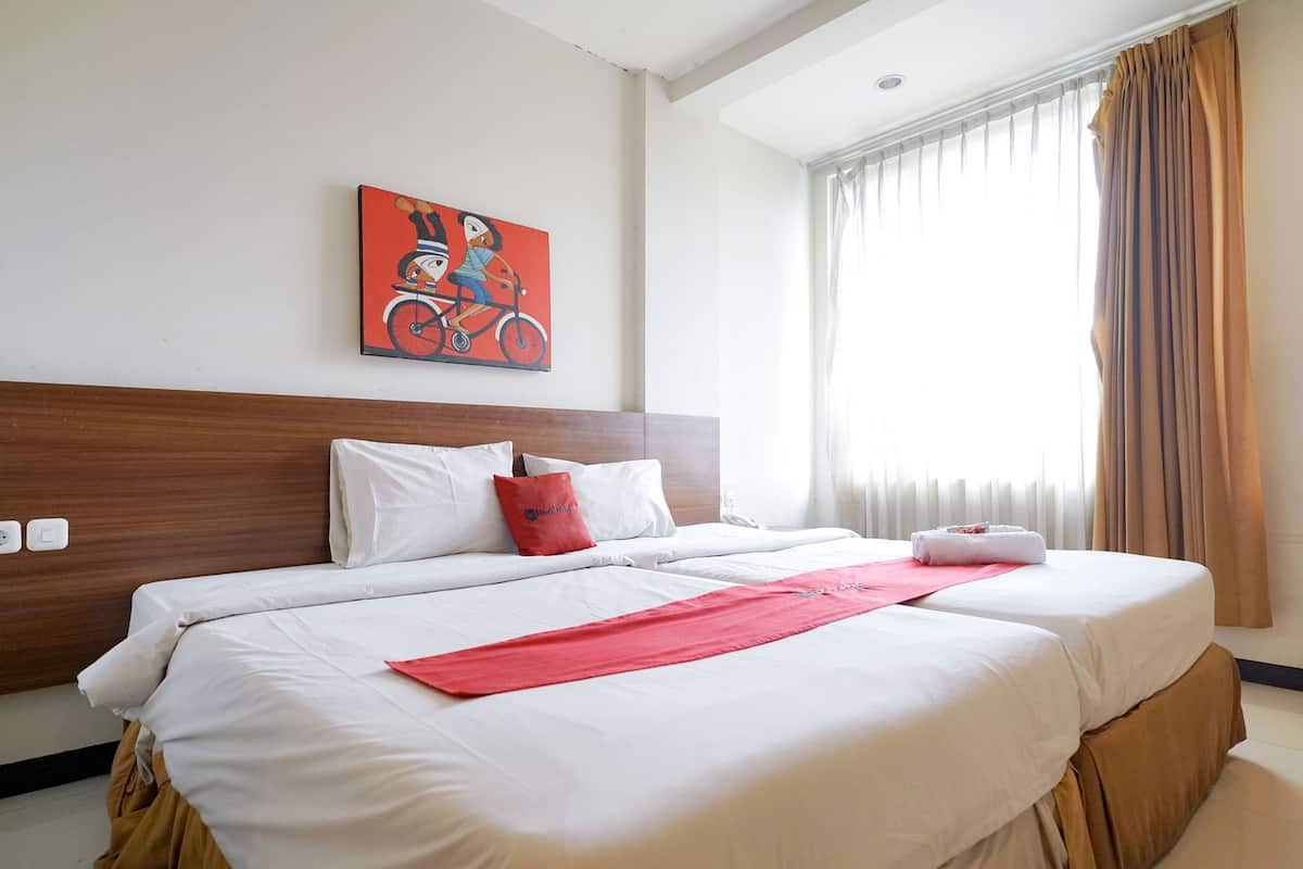 Double Room | Desk, free WiFi, bed sheets