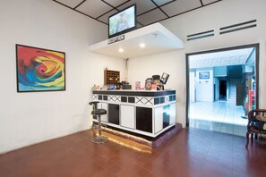 Reception - RedDoorz @ Supratman Street (Bandung)