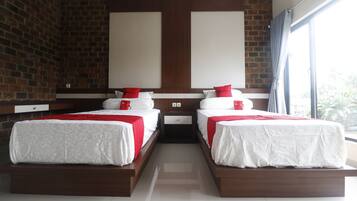 Kamar Double Standar | Meja kerja, Wi-Fi gratis, dan seprai linen