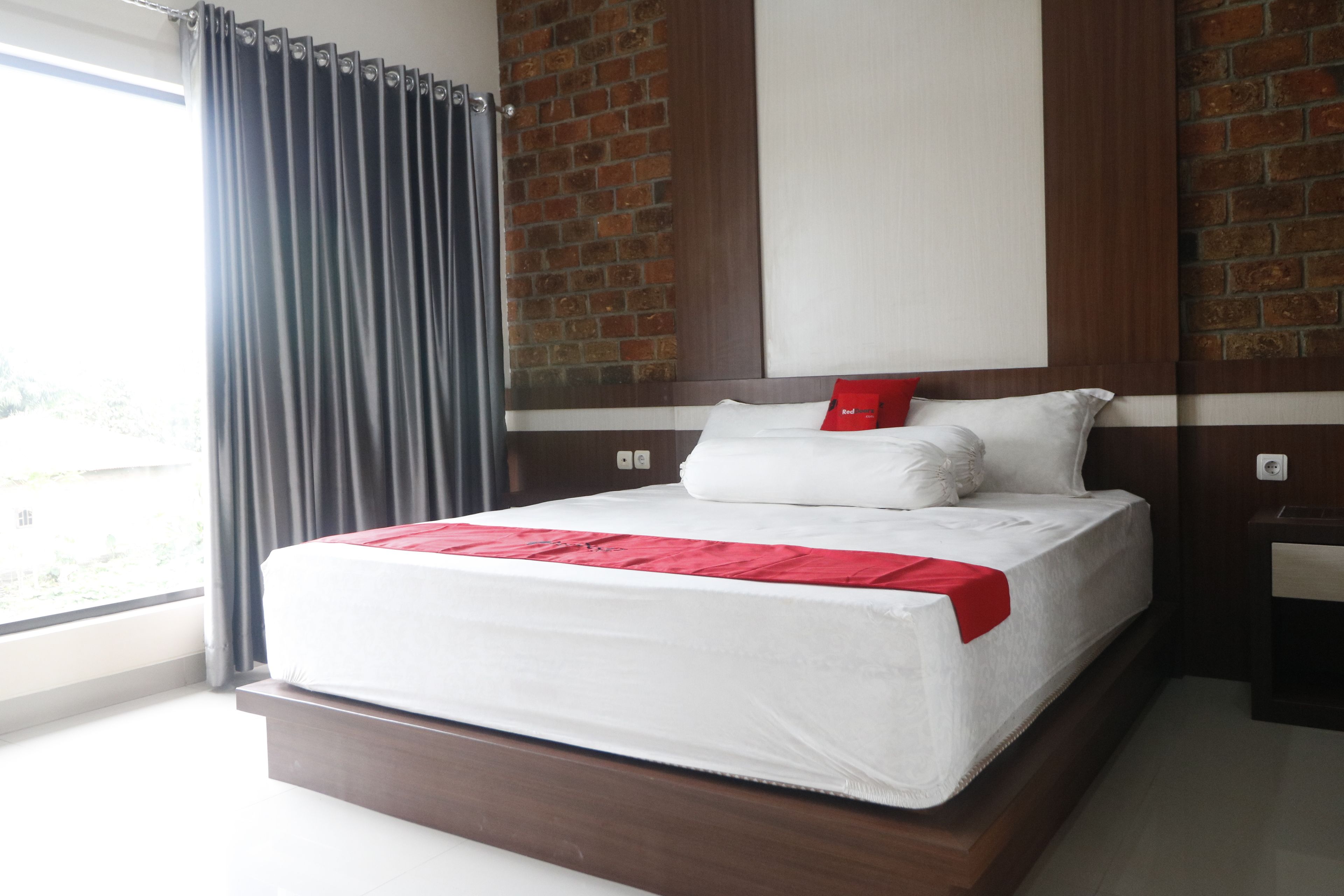 standard double room | desk, free wifi, bed sheets