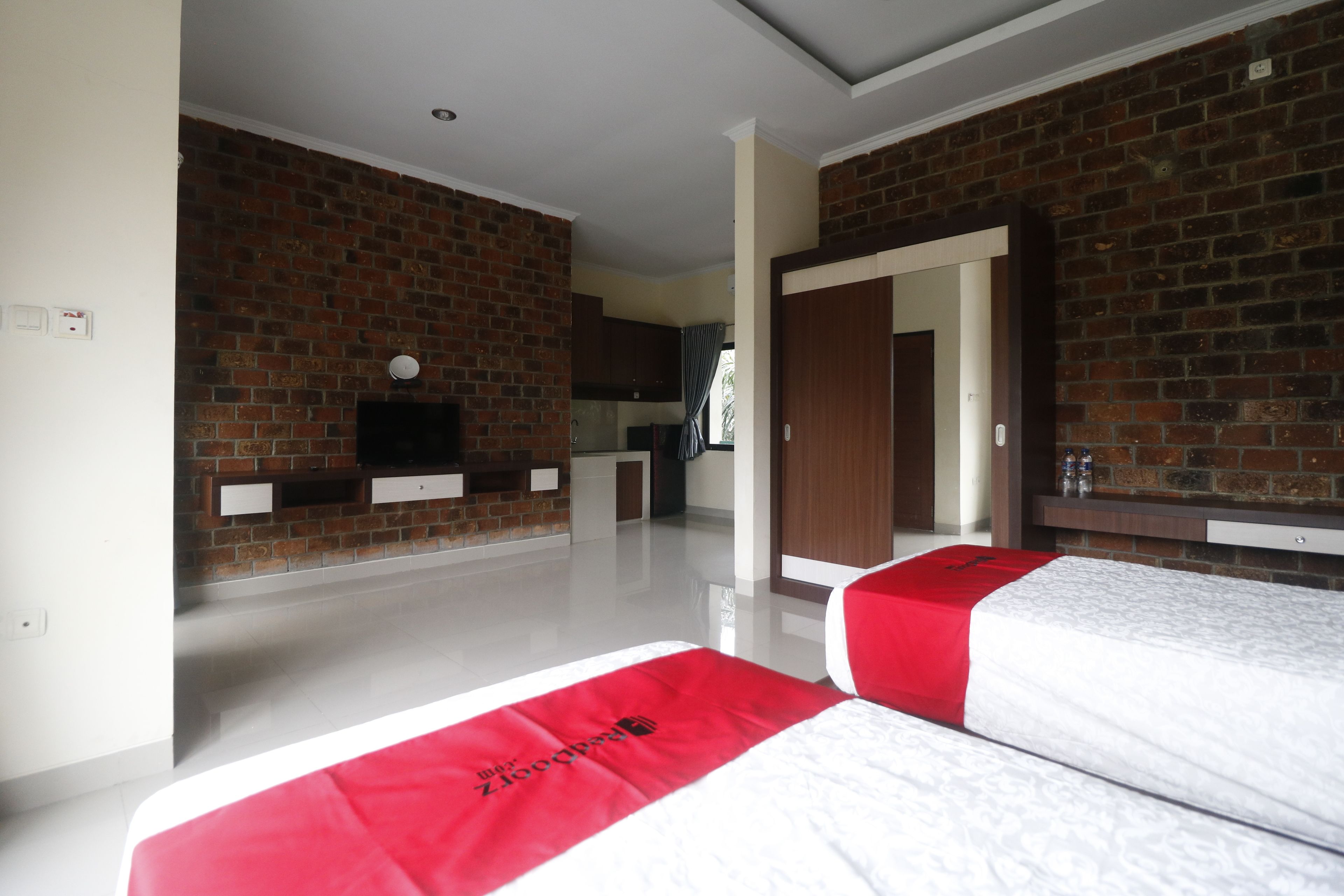 standard double room | desk, free wifi, bed sheets