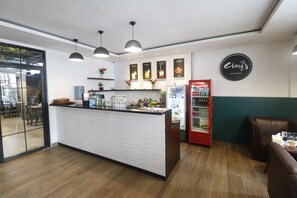 Coffee shop - RedDoorz Plus @ Jalan Raden Intan Lampung (Bandar Lampung)