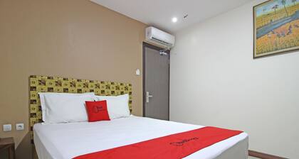 RedDoorz near UNS Solo