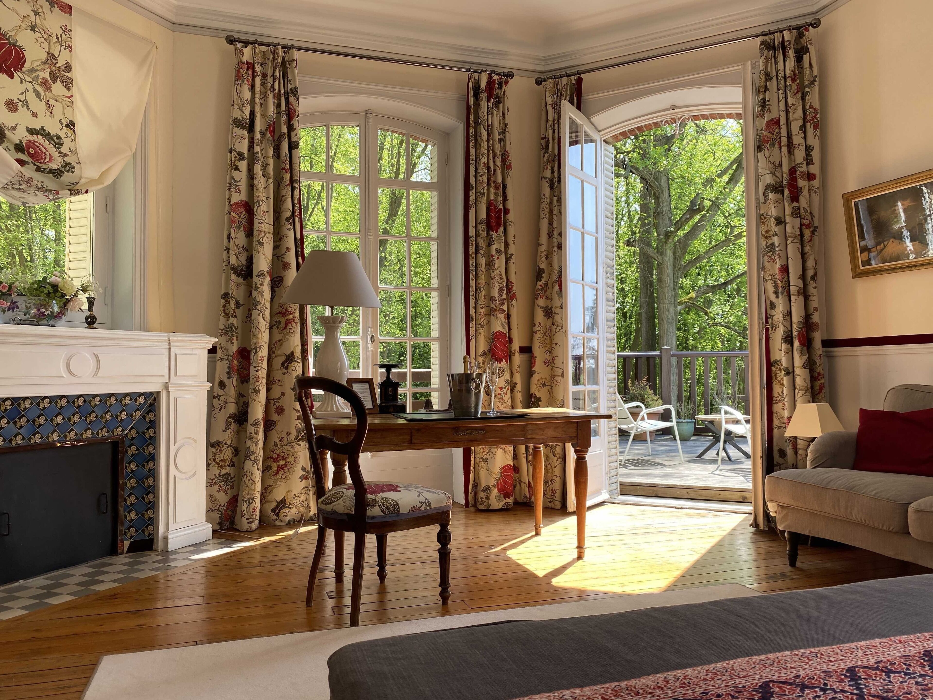 高級雙人房, 獨立浴室, 公園景觀 (Chambre Lakmé) | 獨特裝潢、布置獨特、書桌、遮光布/窗簾