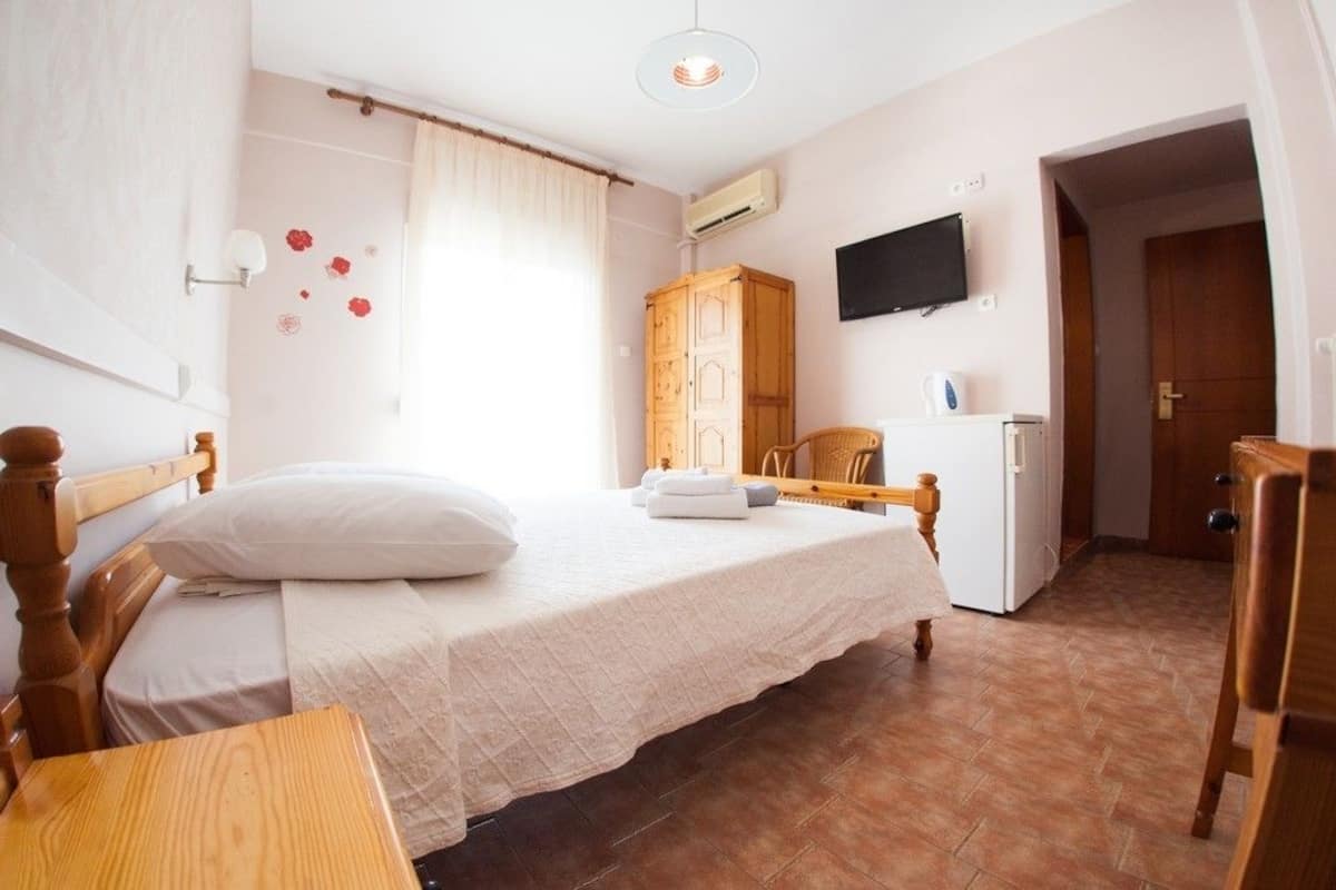 Cortinas opacas, tabla de planchar con plancha, wifi gratis
