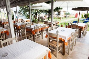 Restaurant - Hotel Almira (Thermaikos)