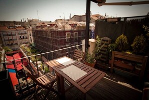 Outdoor dining - Fit so peaceful hideout (MADRID)